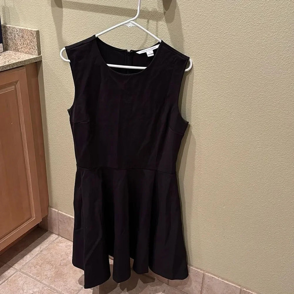 Diane Von Furstenberg woman's black cocktail dress - Picture 1 of 10